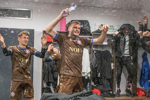 更是中国青 更是中国青